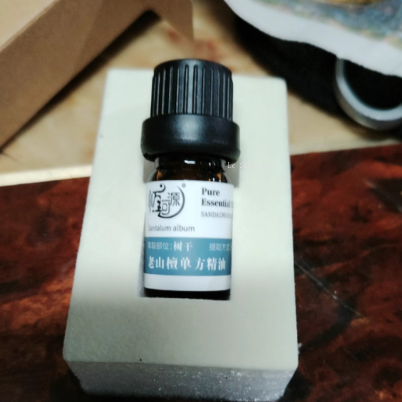 Olejek eteryczny z drzewa sand – Sandalwood Perfume Oil recenzja i cena
